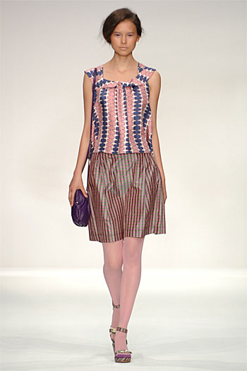 Spring Summer 09 - Catwalk 11